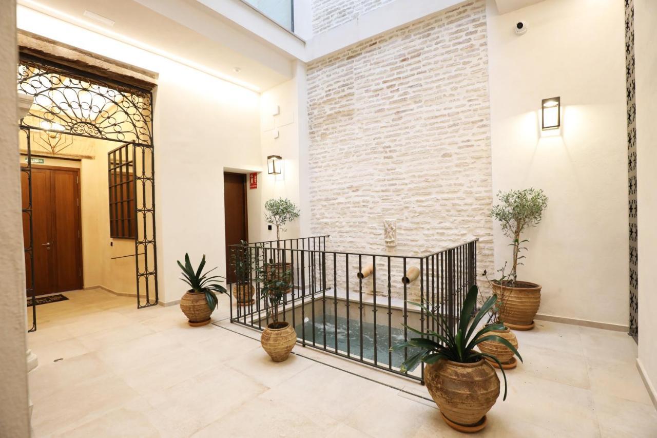 Aparthotel Casa Senorial Del Siglo XVIII Sevilla Exterior foto
